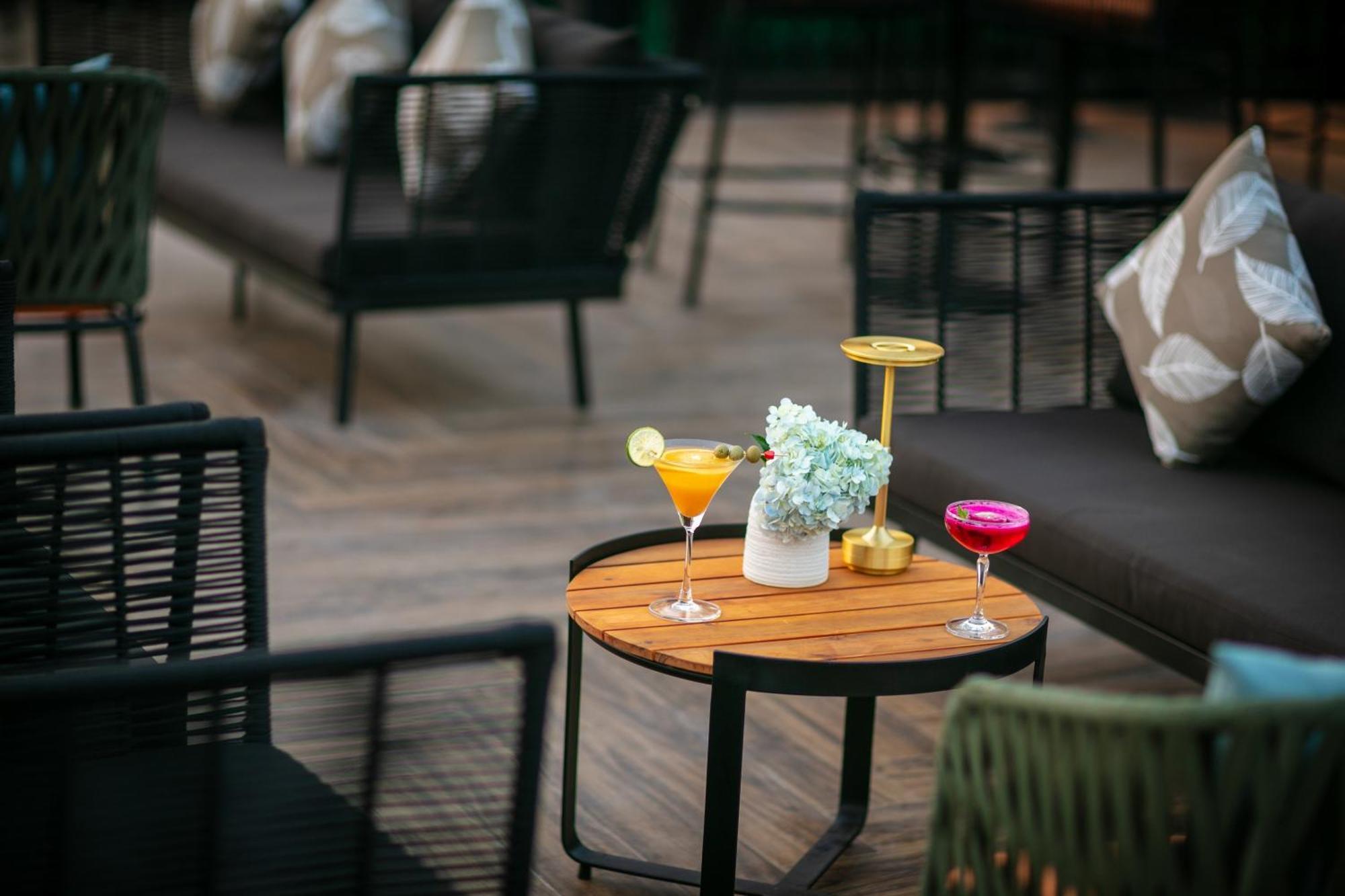 May De Ville Corner Hotel Hanoï Extérieur photo