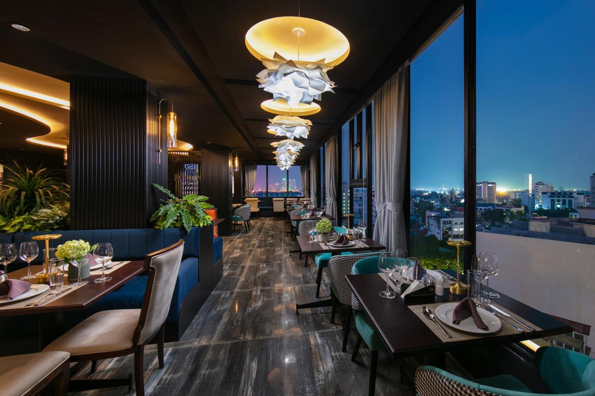 May De Ville Corner Hotel Hanoï Extérieur photo