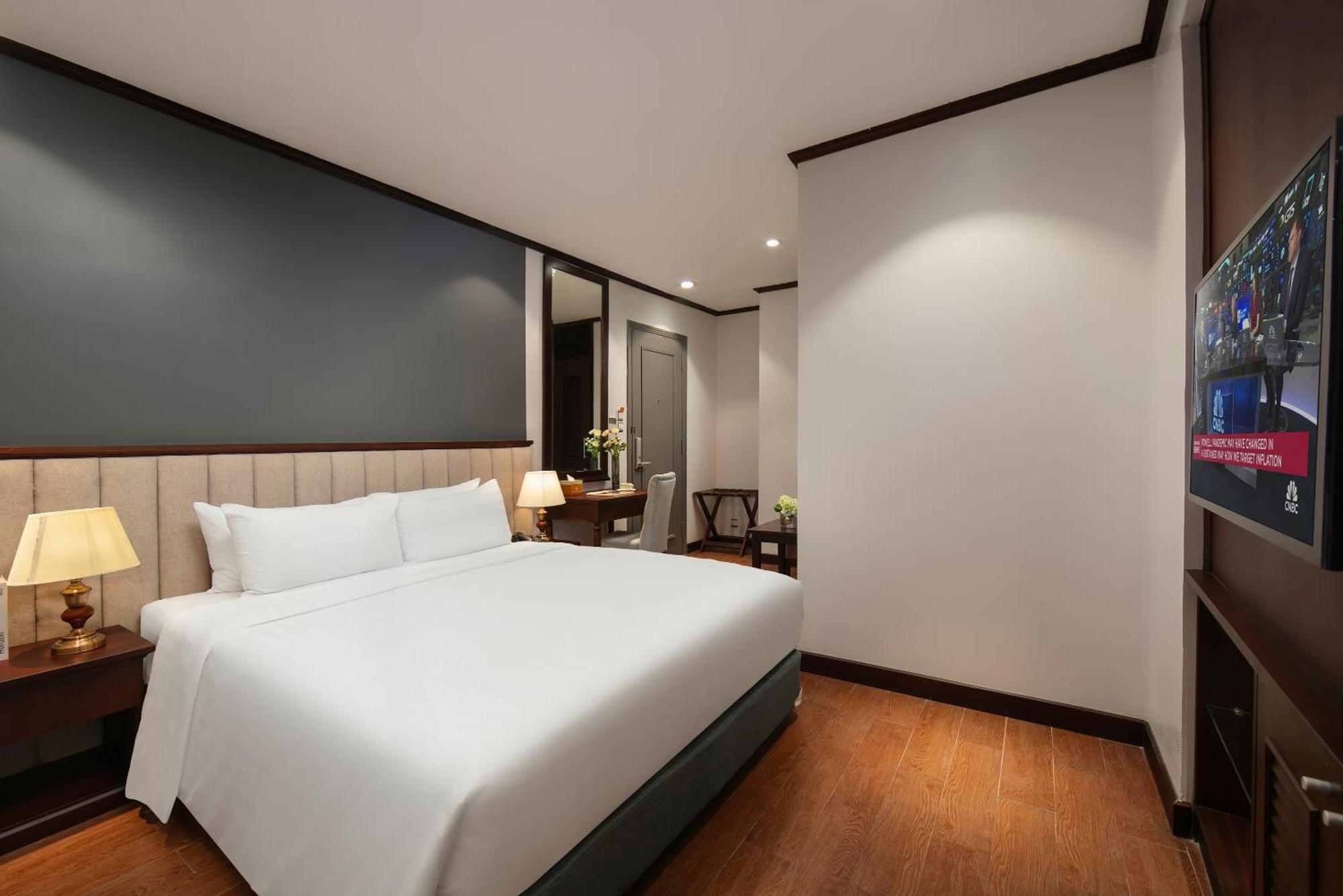May De Ville Corner Hotel Hanoï Extérieur photo