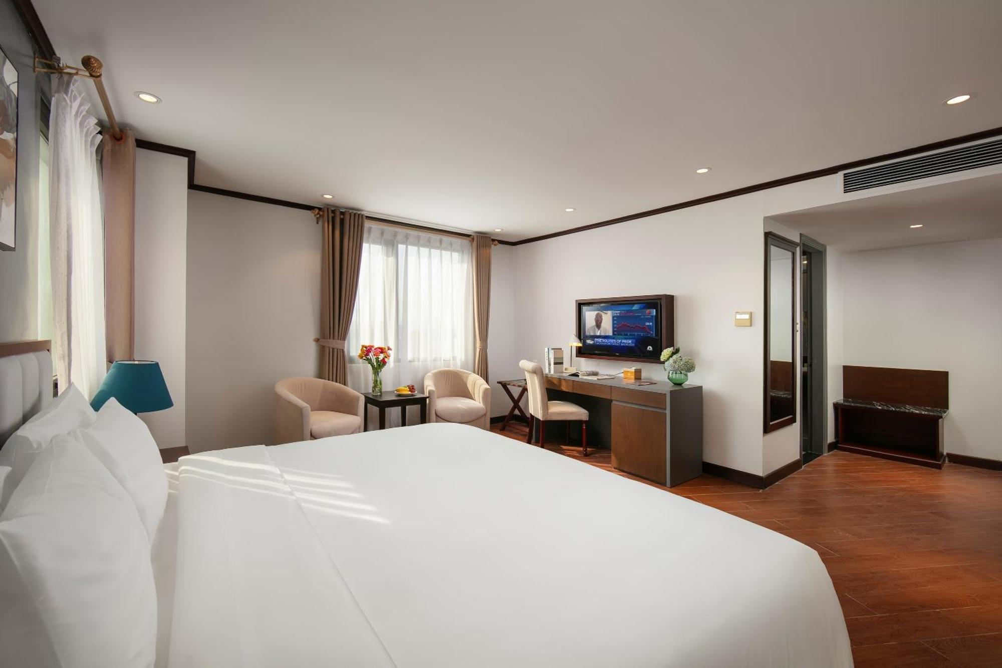 May De Ville Corner Hotel Hanoï Extérieur photo