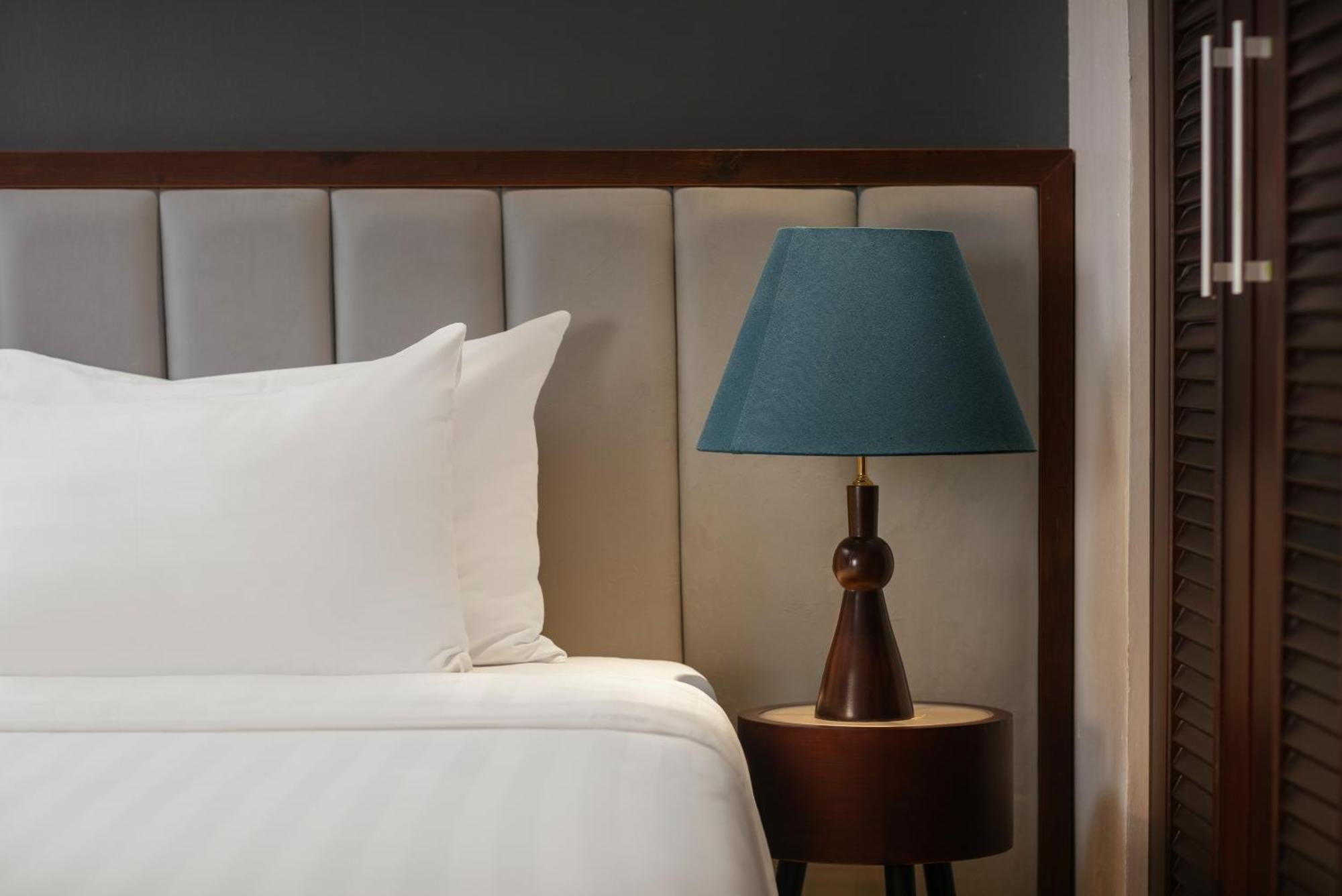 May De Ville Corner Hotel Hanoï Extérieur photo